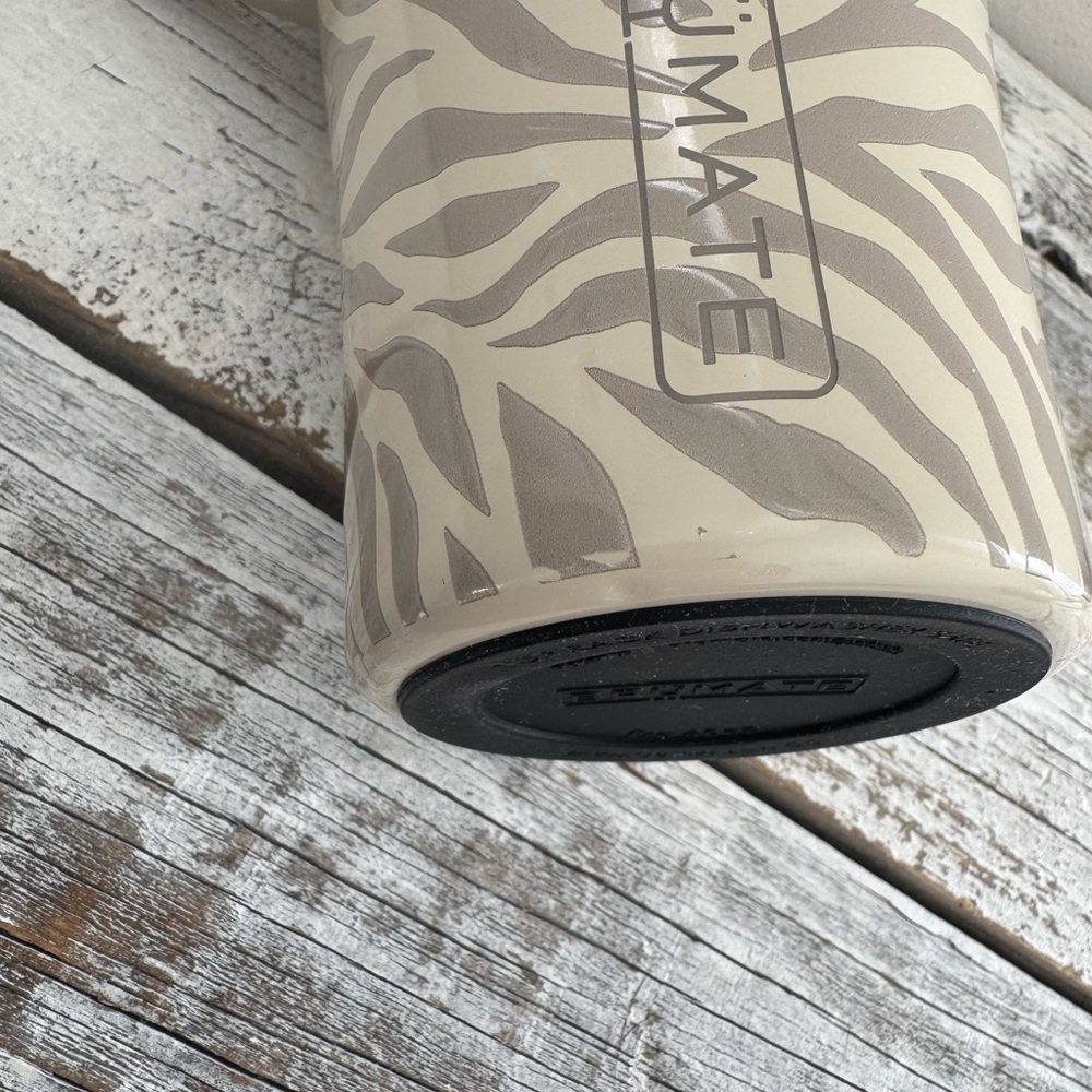 Brumate 40oz Era. Zebra Print - Picture 4 of 8